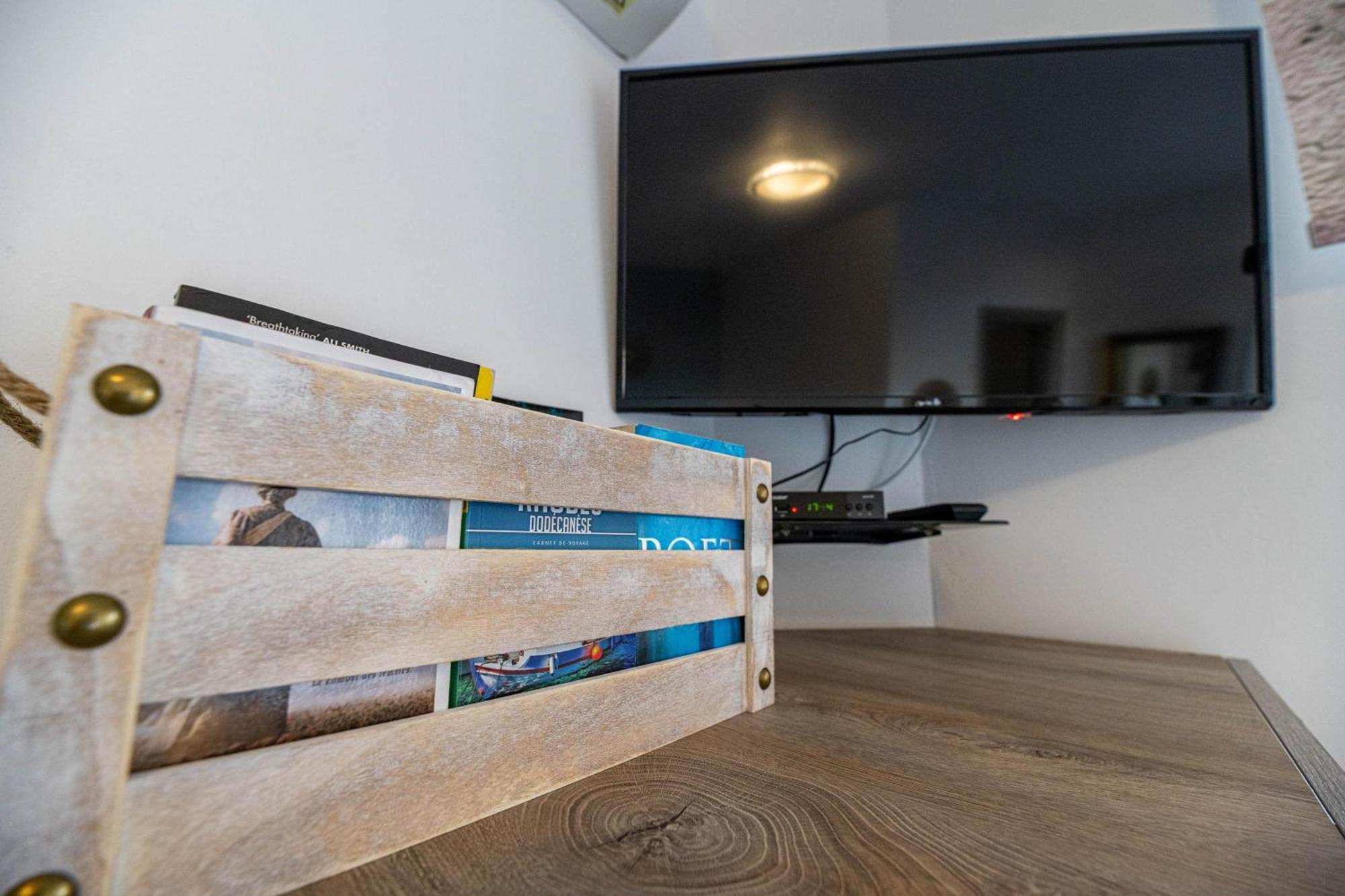 Aperanto Galazio Apartment Archangelos  Eksteriør bilde