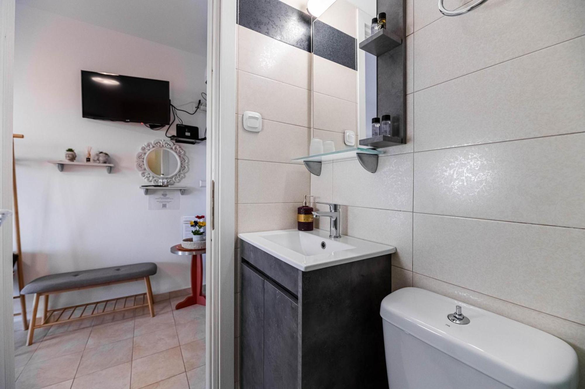 Aperanto Galazio Apartment Archangelos  Eksteriør bilde